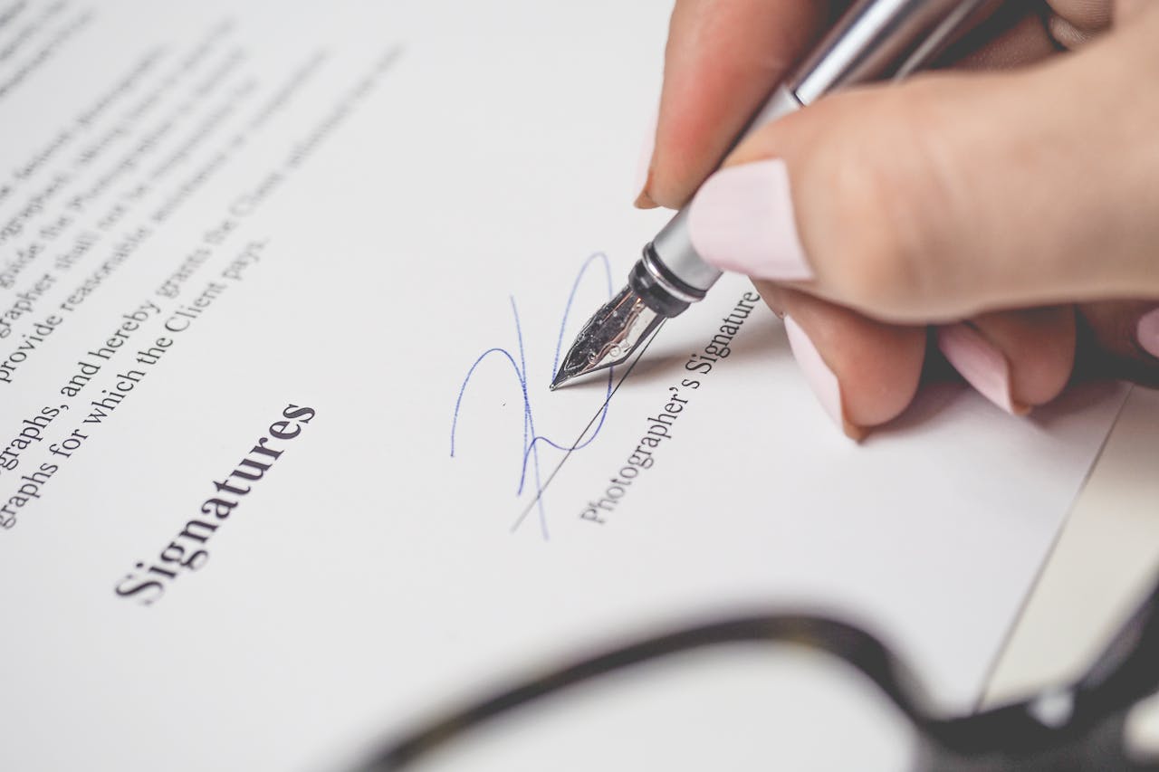 Understand the Web Design Contract Terms Before You Commit